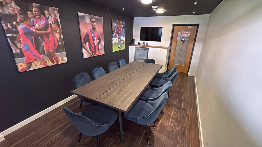 Executive Box 30